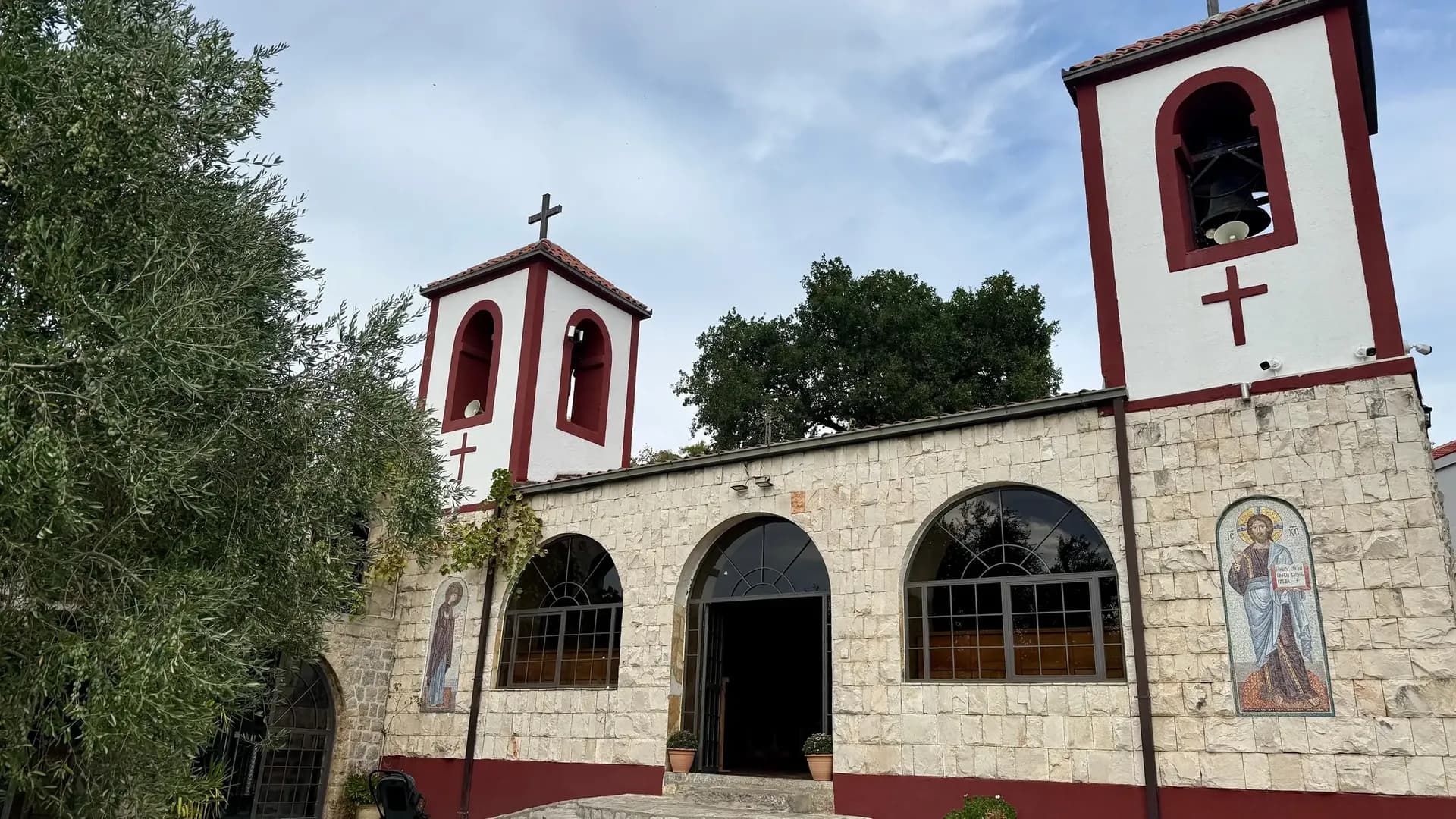 Entrance to the Dajbabe cave church